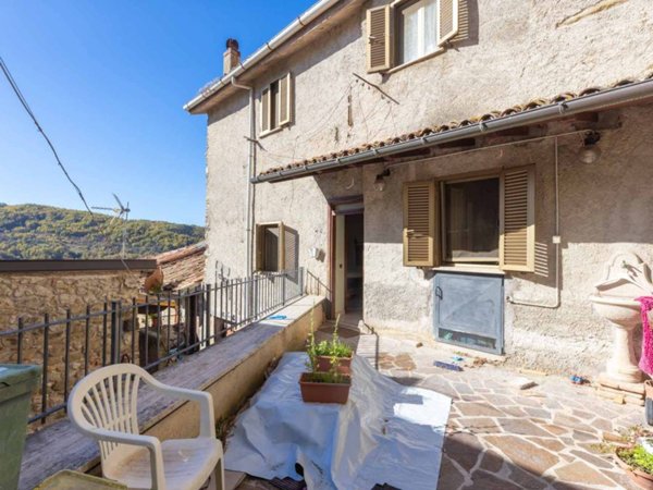 appartamento in vendita a Petrella Salto in zona Capradosso