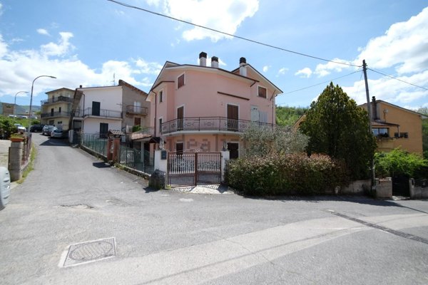 casa indipendente in vendita a Petrella Salto in zona San Martino