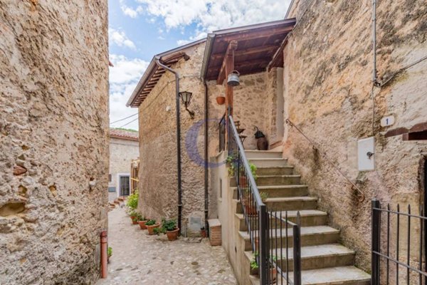 casa indipendente in vendita a Petrella Salto