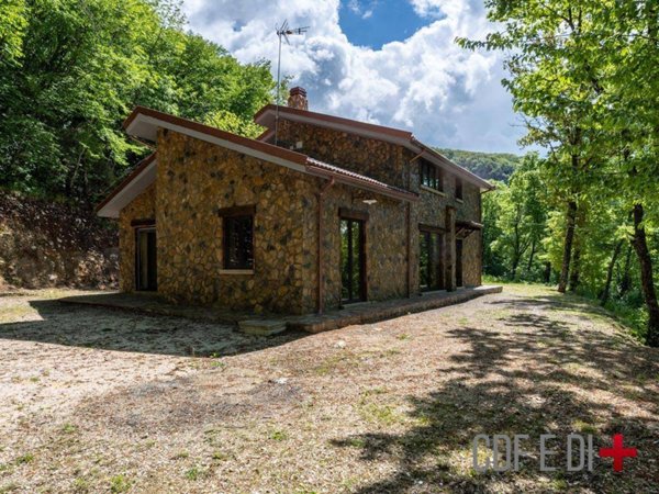 casa indipendente in vendita a Petrella Salto