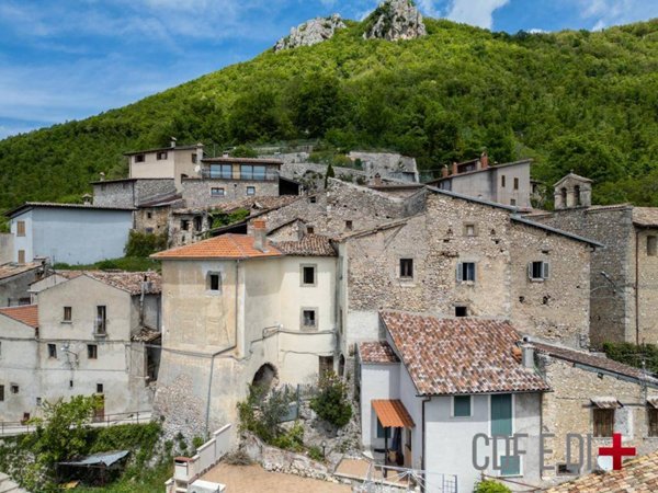 appartamento in vendita a Petrella Salto in zona Piagge