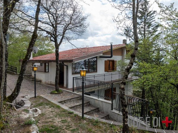 casa indipendente in vendita a Petrella Salto