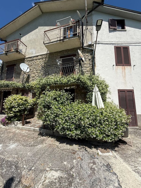 appartamento in vendita a Petrella Salto in zona Fiumata