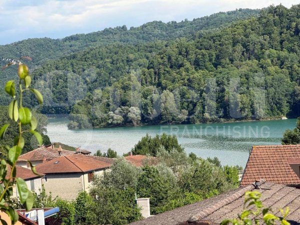 appartamento in vendita a Petrella Salto in zona Fiumata