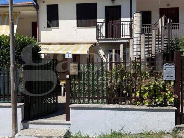 appartamento in vendita a Petrella Salto in zona Borgo San Pietro