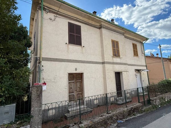 appartamento in vendita a Petrella Salto in zona Borgo San Pietro
