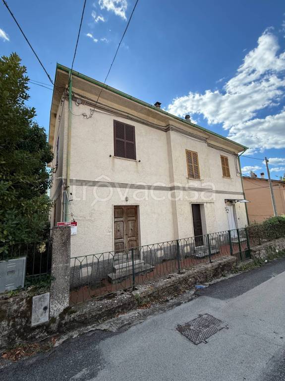 appartamento in vendita a Petrella Salto in zona Borgo San Pietro