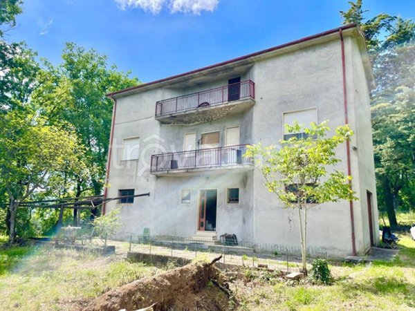casa indipendente in vendita a Poggio Bustone