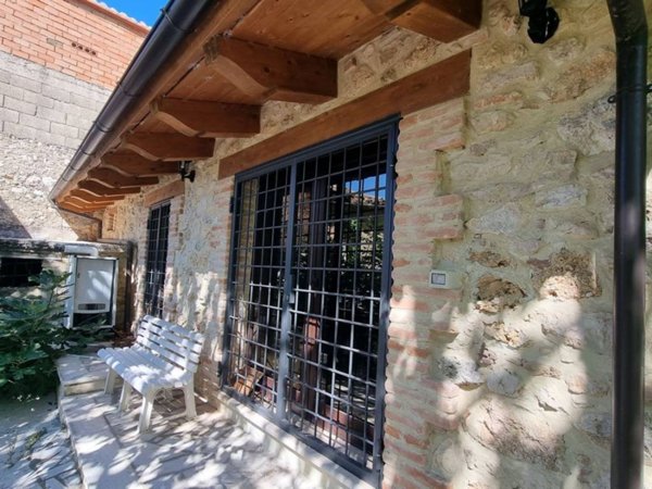 casa semindipendente in vendita a Poggio Bustone