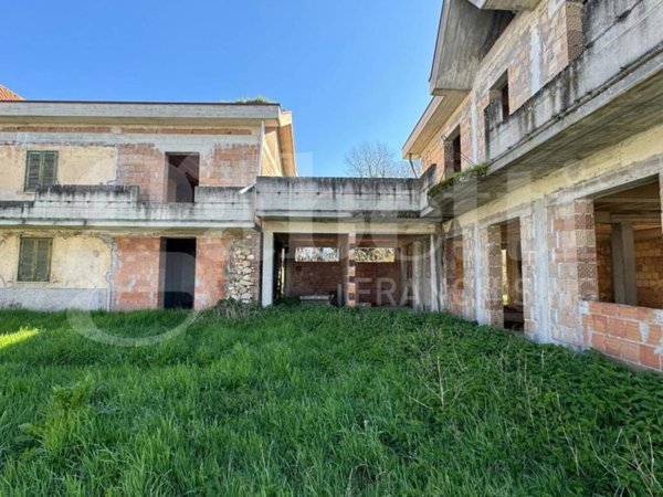 casa indipendente in vendita a Poggio Bustone