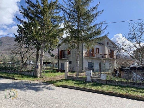 casa indipendente in vendita a Poggio Bustone