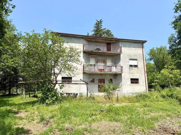 casa indipendente in vendita a Poggio Bustone