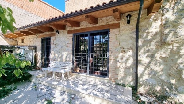 casa semindipendente in vendita a Poggio Bustone