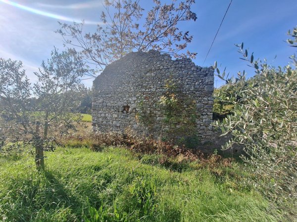 quadrivano in vendita a Poggio Bustone