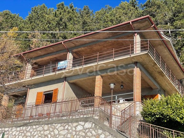 casa indipendente in vendita a Poggio Bustone