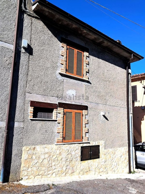 casa indipendente in vendita a Poggio Bustone