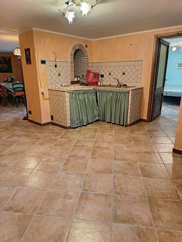 casa indipendente in vendita a Poggio Bustone