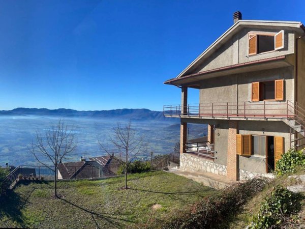 casa indipendente in vendita a Poggio Bustone