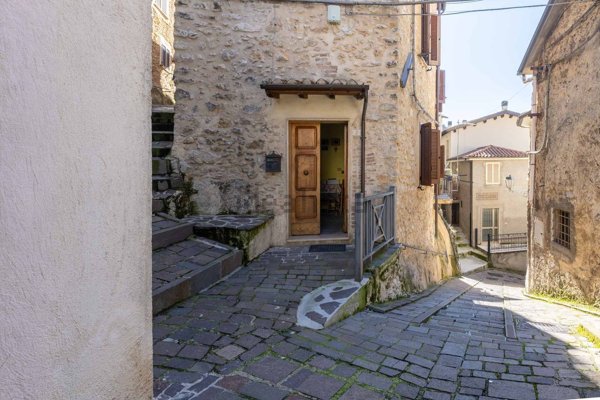 appartamento in vendita a Poggio Bustone