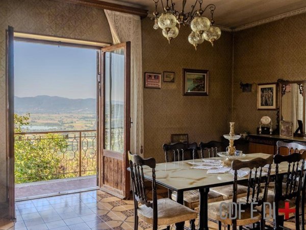 casa indipendente in vendita a Poggio Bustone