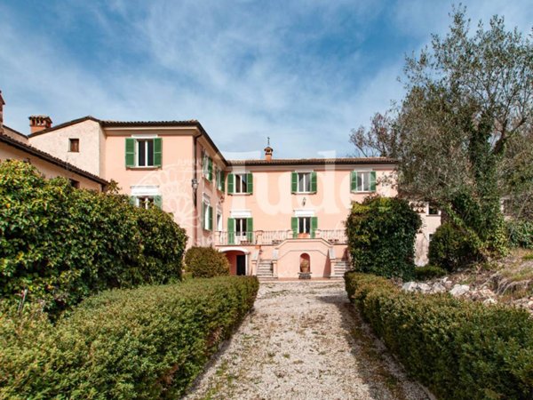 casa indipendente in vendita a Poggio Bustone