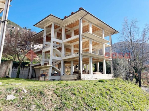 casa indipendente in vendita a Poggio Bustone