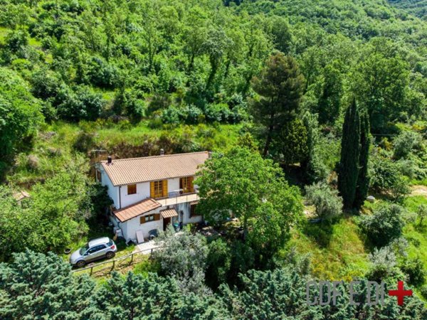 casa indipendente in vendita a Poggio Bustone