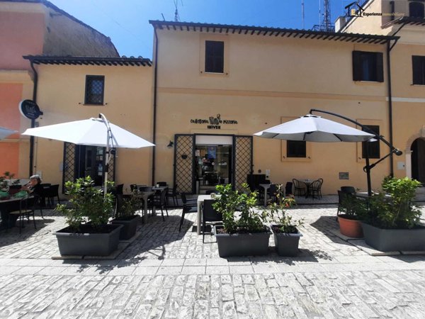locale commerciale in vendita a Poggio Catino