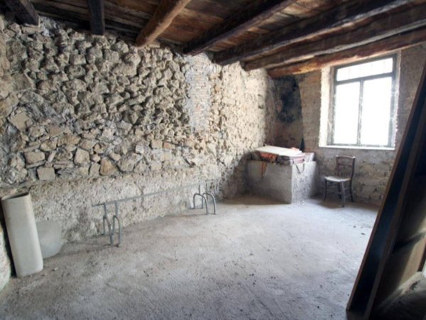 appartamento in vendita a Poggio Catino in zona Catino