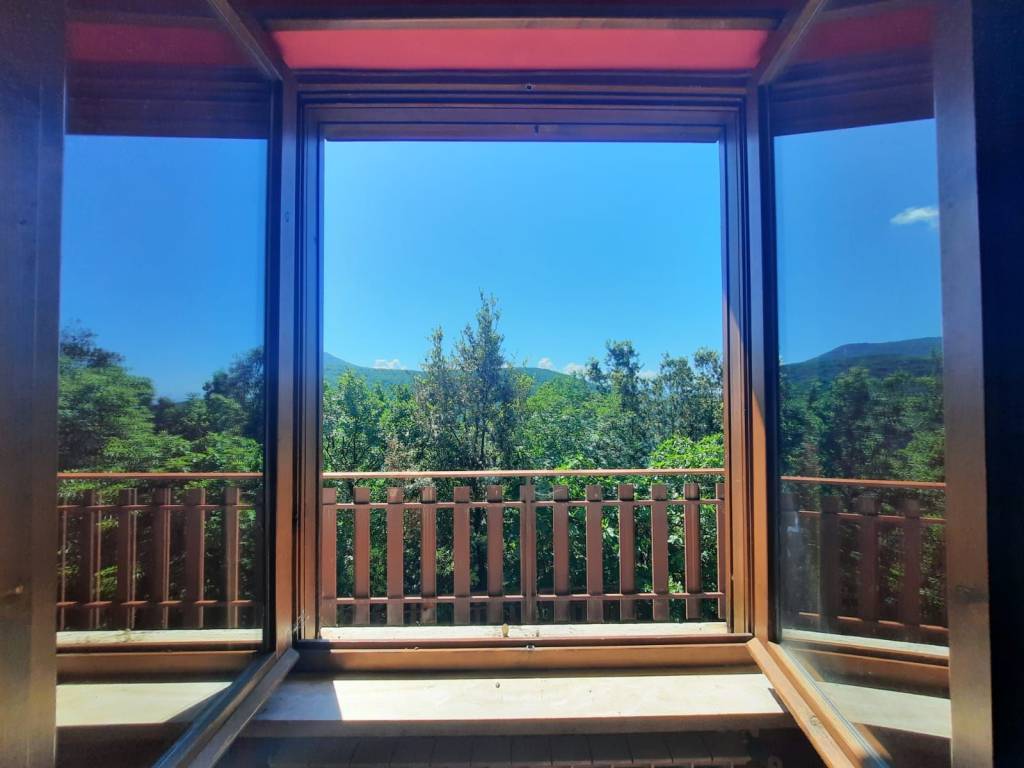 casa indipendente in vendita a Poggio Catino in zona Catino