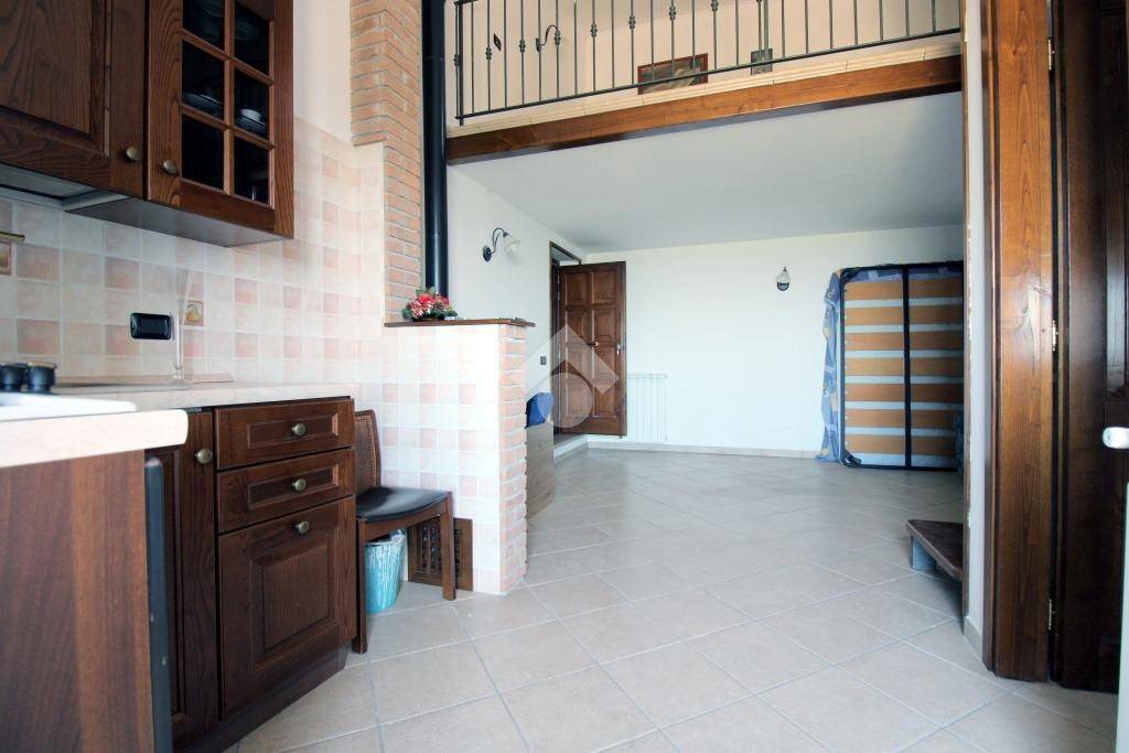 appartamento in vendita a Poggio Catino in zona Catino