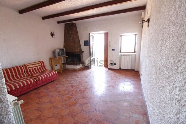 appartamento in vendita a Poggio Catino in zona Catino