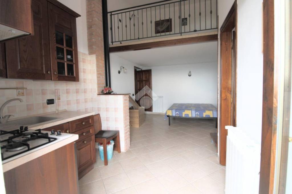 appartamento in vendita a Poggio Catino in zona Catino