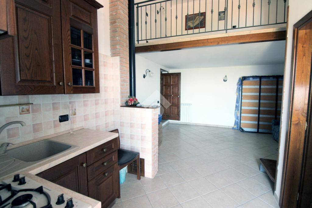 appartamento in vendita a Poggio Catino in zona Catino