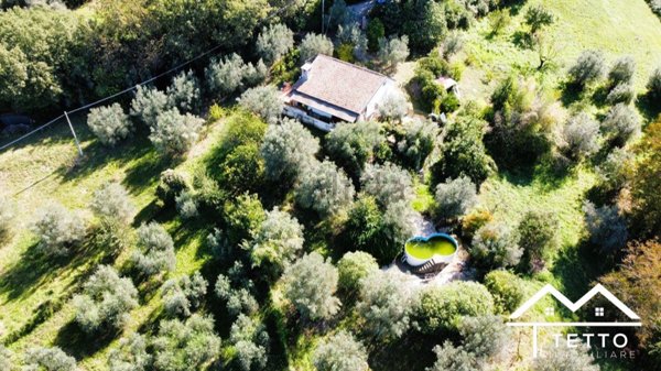 casa indipendente in vendita a Poggio Catino
