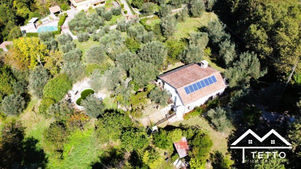 casa indipendente in vendita a Poggio Catino