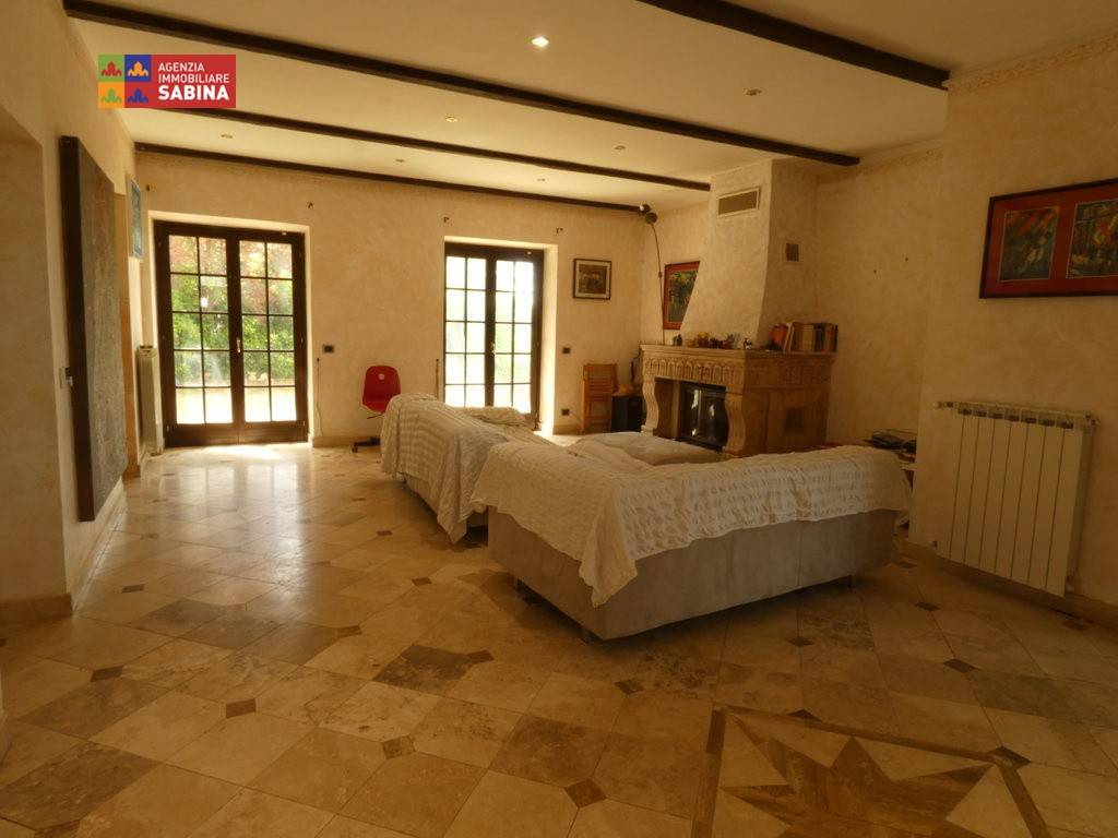 casa indipendente in vendita a Poggio Catino in zona Catino