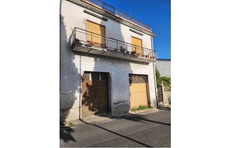casa indipendente in vendita a Poggio Catino
