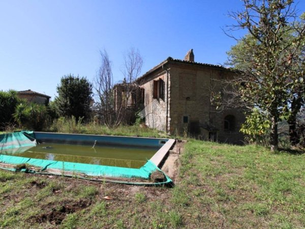 casa indipendente in vendita a Poggio Catino
