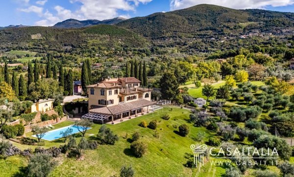 casa indipendente in vendita a Poggio Catino