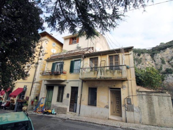 appartamento in vendita a Poggio Catino in zona Catino