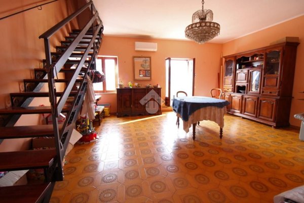 appartamento in vendita a Poggio Catino in zona Catino