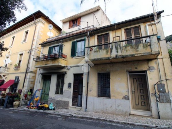 appartamento in vendita a Poggio Catino in zona Catino