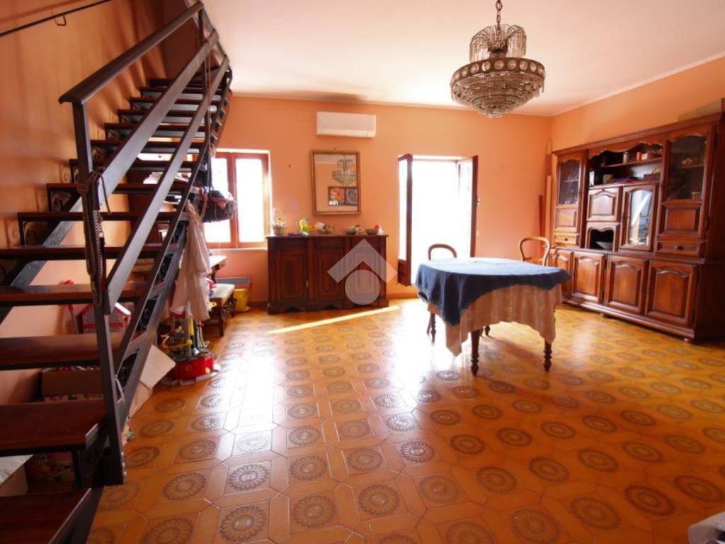 appartamento in vendita a Poggio Catino in zona Catino