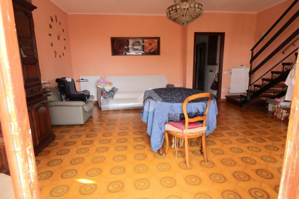 appartamento in vendita a Poggio Catino in zona Catino