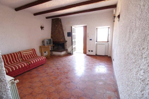 appartamento in vendita a Poggio Catino in zona Catino