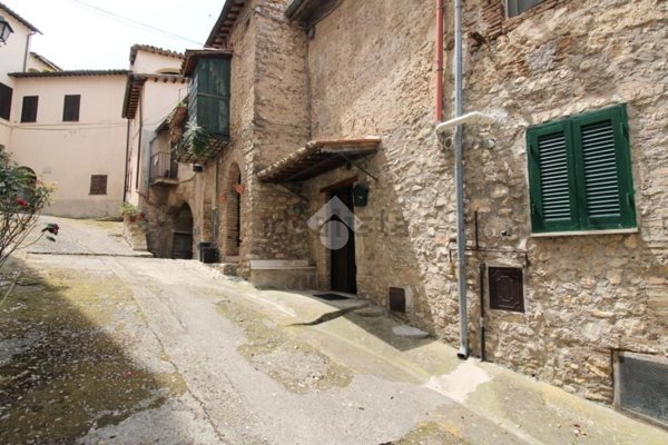 appartamento in vendita a Poggio Catino in zona Catino
