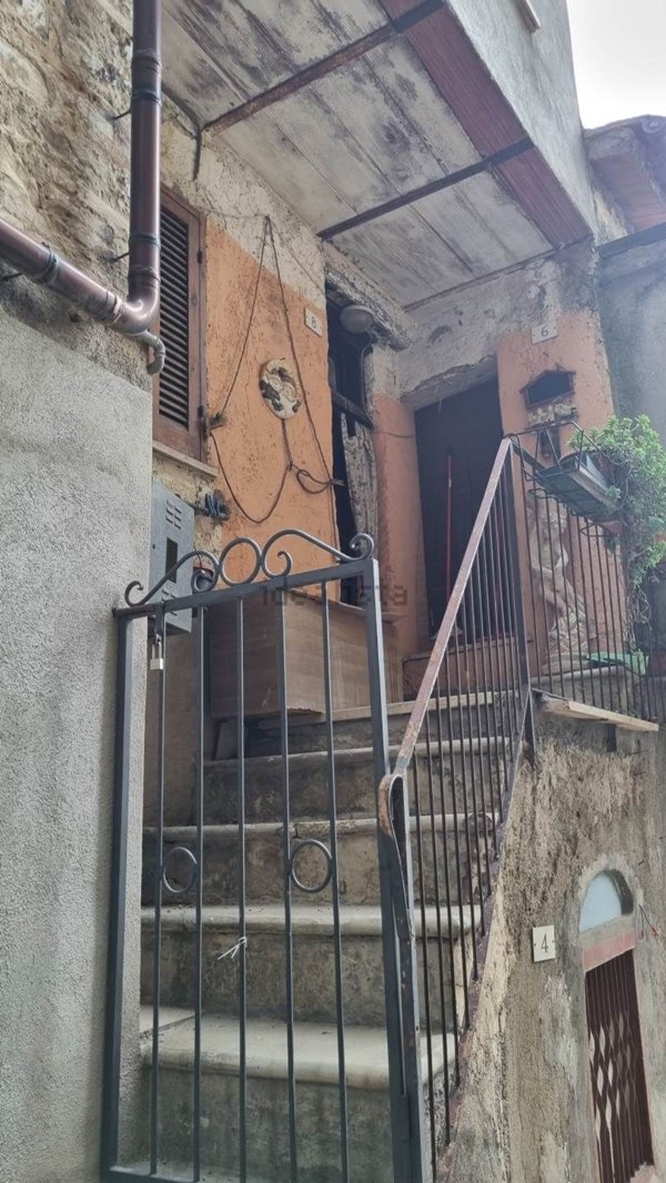 appartamento in vendita a Poggio Catino in zona Catino