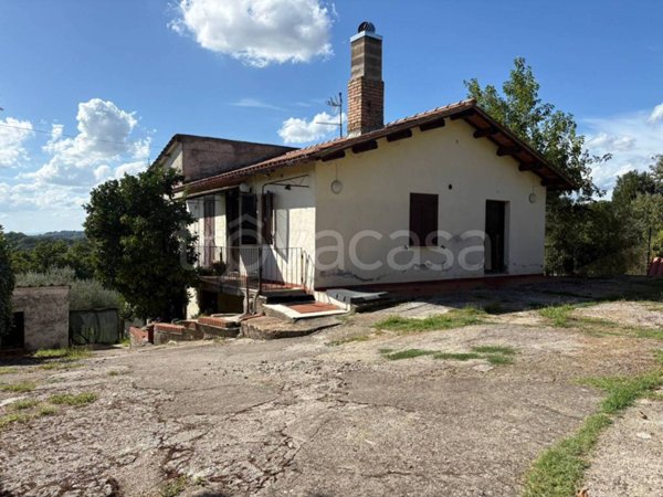 casa indipendente in vendita a Poggio Catino in zona Catino