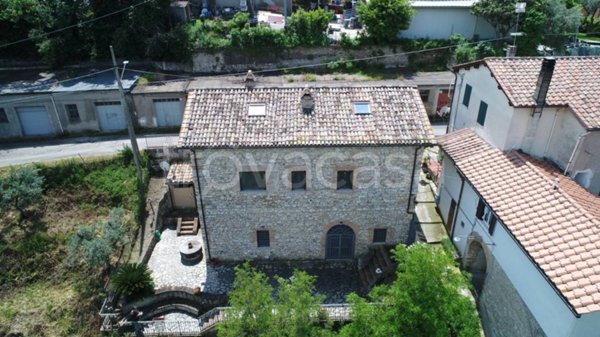 casa indipendente in vendita a Poggio Mirteto in zona Castel San Pietro